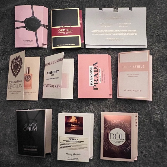 Women’s Assorted Fragran ce Sample Set - Picture 2 of 5